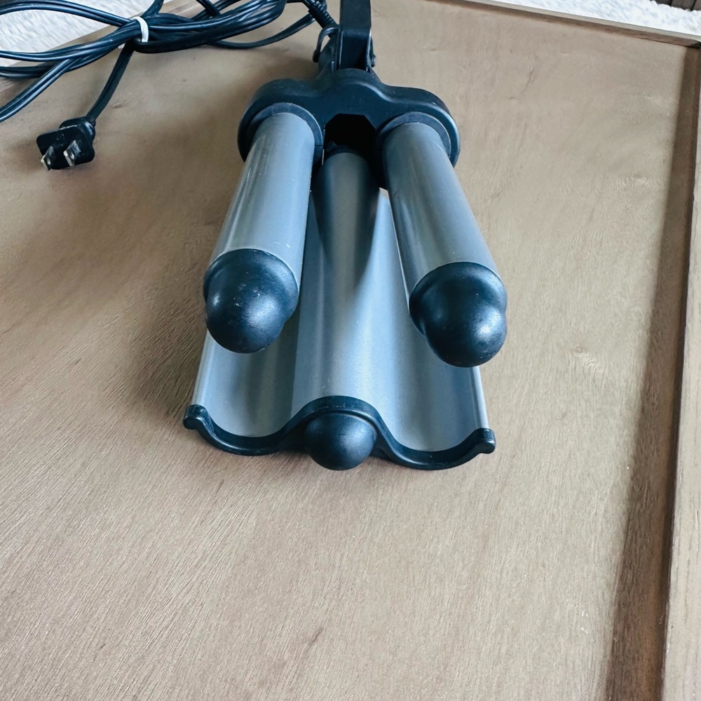 Revlon Silver and Black Hair Waver RV081